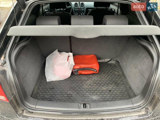 Черный Ауди А3, объемом двигателя 1.6 л и пробегом 289 тыс. км за 6700 $, фото 9 на Automoto.ua