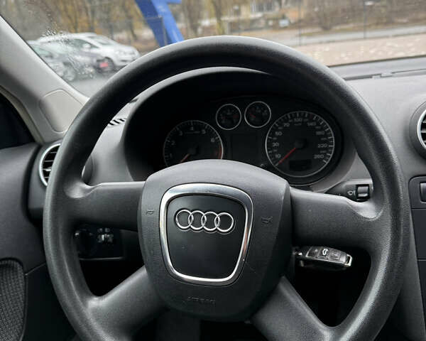Черный Ауди А3, объемом двигателя 1.6 л и пробегом 207 тыс. км за 6699 $, фото 11 на Automoto.ua