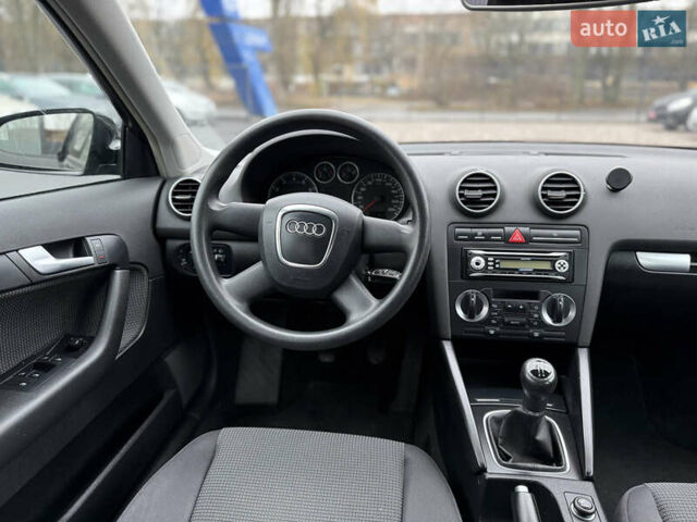 Черный Ауди А3, объемом двигателя 1.6 л и пробегом 207 тыс. км за 6699 $, фото 8 на Automoto.ua