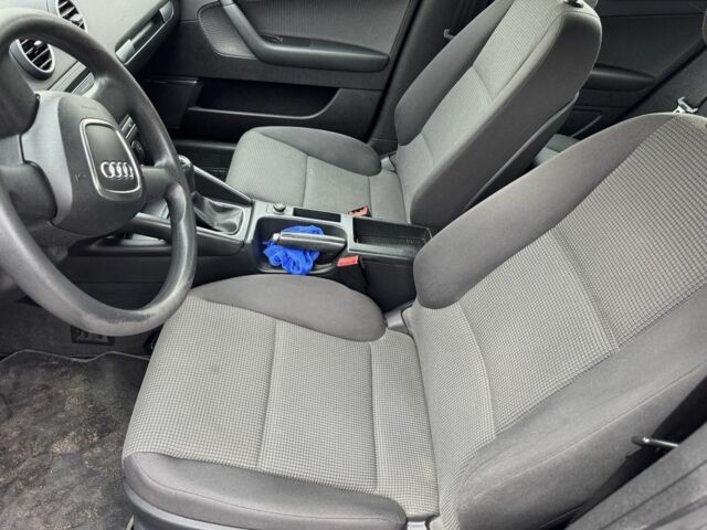 Черный Ауди А3, объемом двигателя 1.6 л и пробегом 232 тыс. км за 7000 $, фото 5 на Automoto.ua