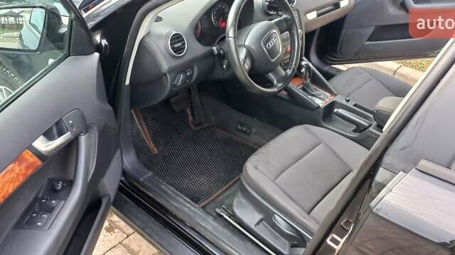 Черный Ауди А3, объемом двигателя 2 л и пробегом 288 тыс. км за 8000 $, фото 1 на Automoto.ua