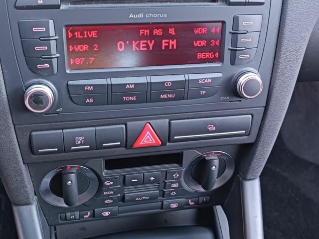 Черный Ауди А3, объемом двигателя 1.6 л и пробегом 209 тыс. км за 7778 $, фото 6 на Automoto.ua