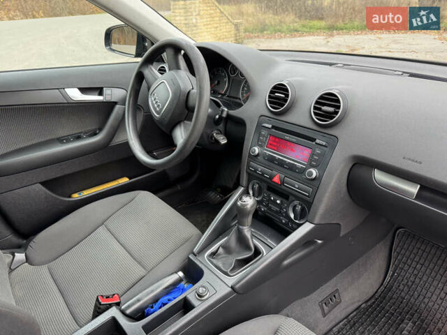 Чорний Ауді А3, об'ємом двигуна 1.6 л та пробігом 232 тис. км за 7000 $, фото 29 на Automoto.ua