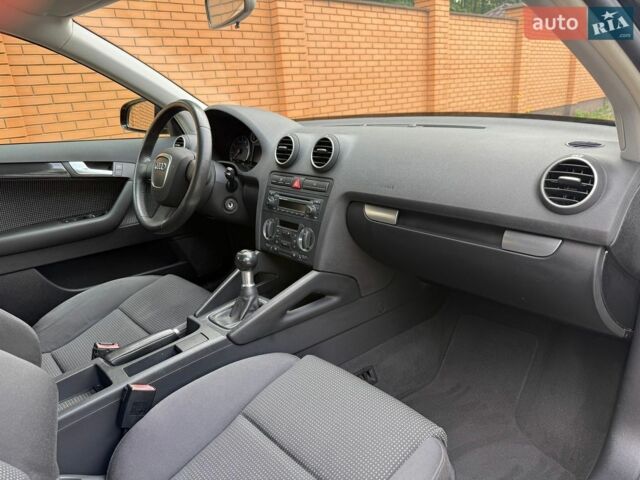 Чорний Ауді А3, об'ємом двигуна 1.6 л та пробігом 190 тис. км за 6800 $, фото 53 на Automoto.ua