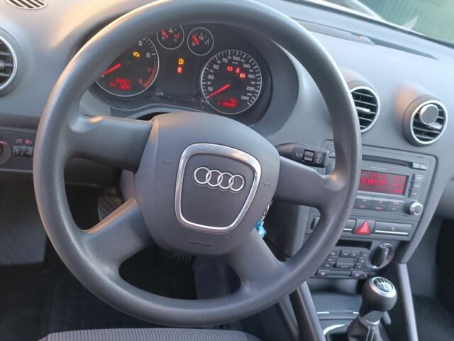 Черный Ауди А3, объемом двигателя 1.6 л и пробегом 209 тыс. км за 7778 $, фото 4 на Automoto.ua