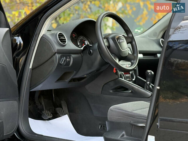 Черный Ауди А3, объемом двигателя 1.39 л и пробегом 152 тыс. км за 7500 $, фото 10 на Automoto.ua