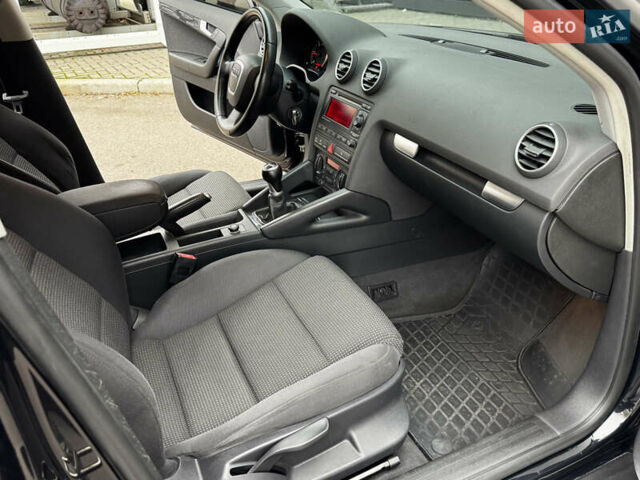 Черный Ауди А3, объемом двигателя 2 л и пробегом 200 тыс. км за 7999 $, фото 18 на Automoto.ua