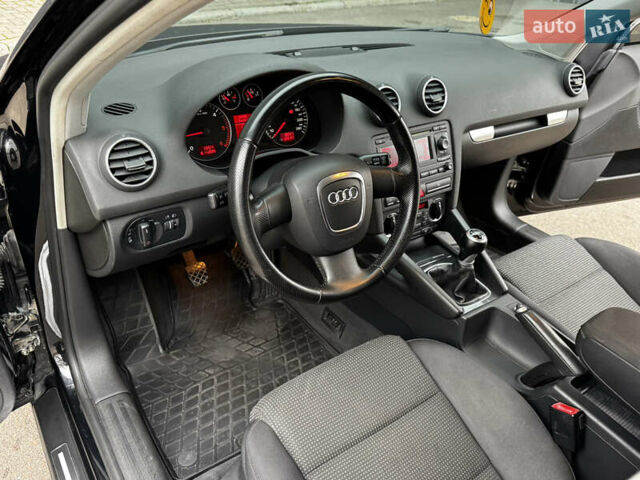 Черный Ауди А3, объемом двигателя 2 л и пробегом 200 тыс. км за 7999 $, фото 11 на Automoto.ua