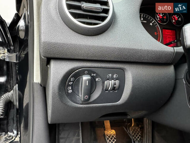 Черный Ауди А3, объемом двигателя 2 л и пробегом 200 тыс. км за 7999 $, фото 23 на Automoto.ua