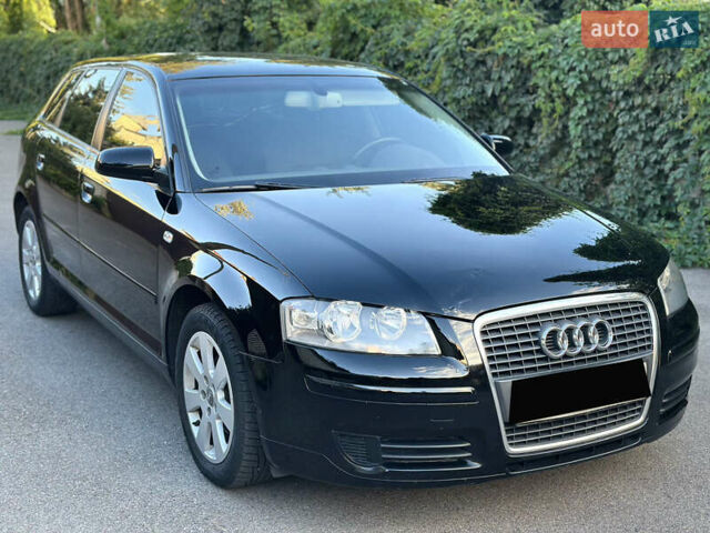 Черный Ауди А3, объемом двигателя 1.6 л и пробегом 197 тыс. км за 6600 $, фото 4 на Automoto.ua