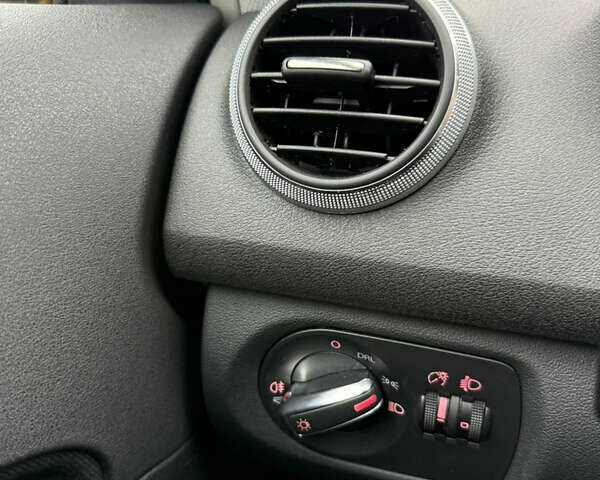 Черный Ауди А3, объемом двигателя 1.6 л и пробегом 212 тыс. км за 8599 $, фото 98 на Automoto.ua