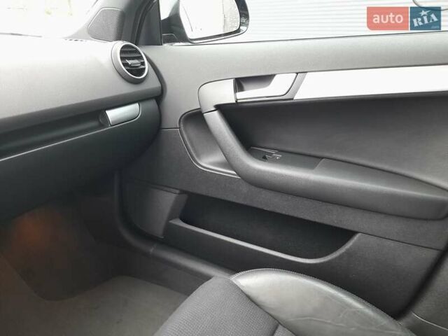 Черный Ауди А3, объемом двигателя 1.8 л и пробегом 260 тыс. км за 8900 $, фото 13 на Automoto.ua