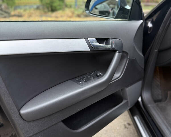 Чорний Ауді А3, об'ємом двигуна 1.8 л та пробігом 210 тис. км за 8200 $, фото 11 на Automoto.ua