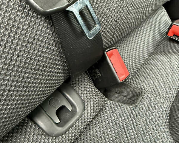 Черный Ауди А3, объемом двигателя 1.6 л и пробегом 212 тыс. км за 8599 $, фото 95 на Automoto.ua