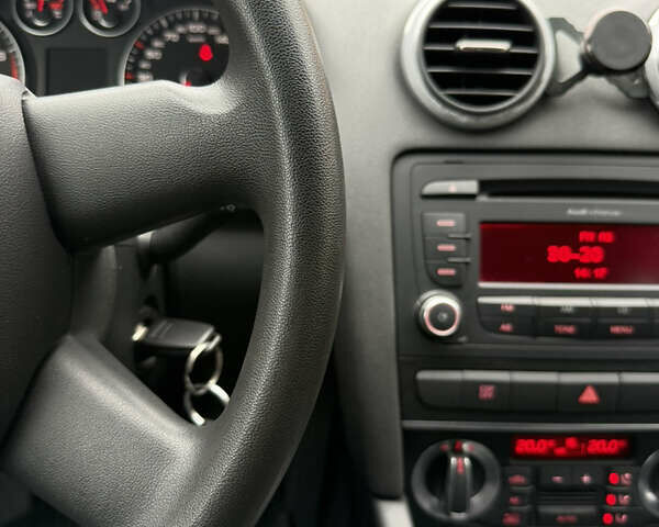 Черный Ауди А3, объемом двигателя 1.6 л и пробегом 212 тыс. км за 8599 $, фото 34 на Automoto.ua