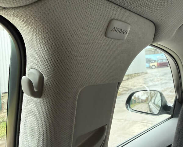 Черный Ауди А3, объемом двигателя 1.6 л и пробегом 212 тыс. км за 8599 $, фото 96 на Automoto.ua