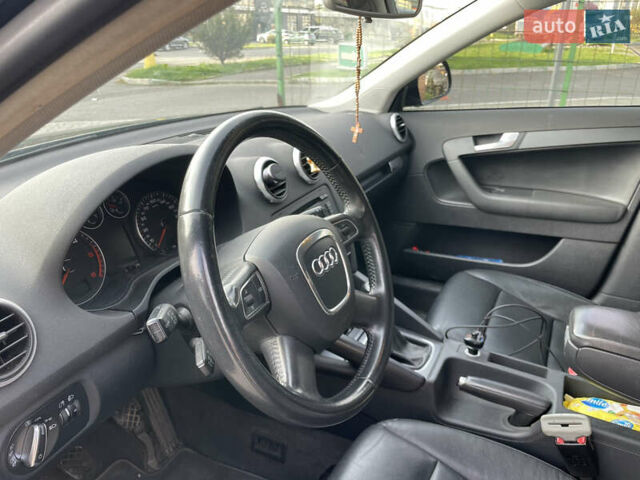 Чорний Ауді А3, об'ємом двигуна 1.6 л та пробігом 200 тис. км за 7700 $, фото 12 на Automoto.ua