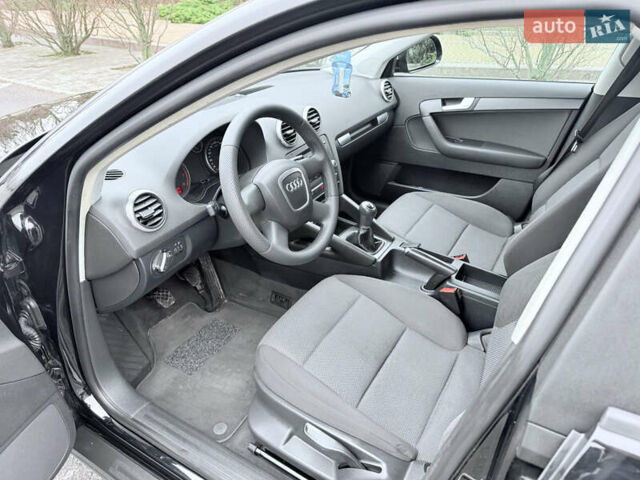 Черный Ауди А3, объемом двигателя 1.4 л и пробегом 240 тыс. км за 7850 $, фото 6 на Automoto.ua
