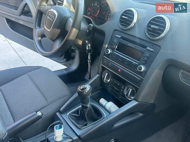 Черный Ауди А3, объемом двигателя 1.6 л и пробегом 135 тыс. км за 6999 $, фото 14 на Automoto.ua