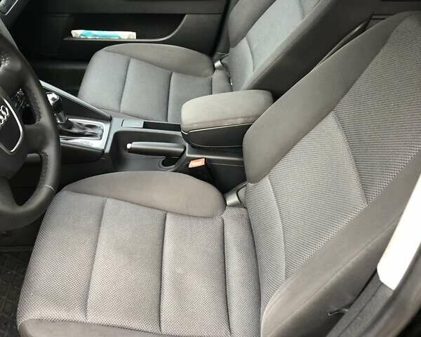 Ауді А3 2010 у Черкасах на Automoto.ua Чорний Ауді А3, об'ємом двигуна 1.6 л та пробігом 226 тис. км за 8300 $, фото 7 на Automoto.ua