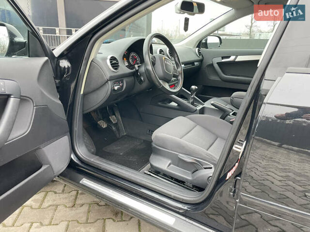 Чорний Ауді А3, об'ємом двигуна 1.8 л та пробігом 197 тис. км за 8850 $, фото 11 на Automoto.ua