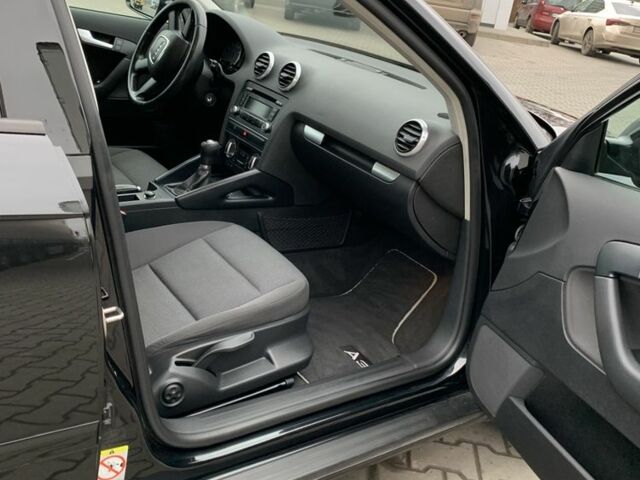 Чорний Ауді А3, об'ємом двигуна 1.8 л та пробігом 2 тис. км за 9300 $, фото 12 на Automoto.ua