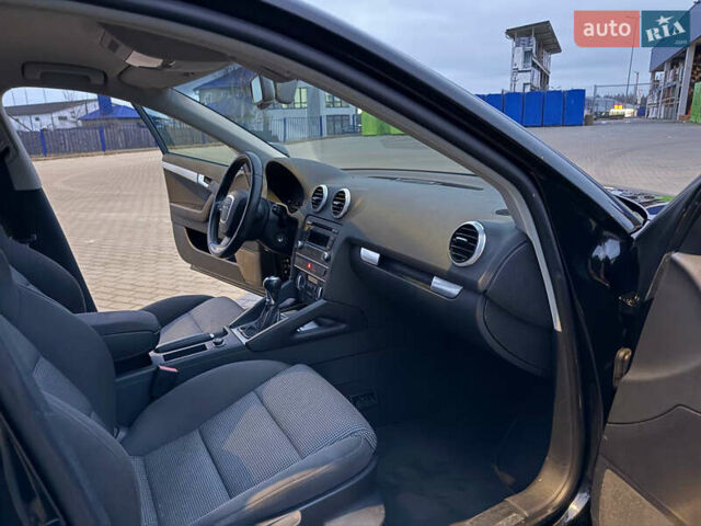 Черный Ауди А3, объемом двигателя 1.4 л и пробегом 190 тыс. км за 9300 $, фото 14 на Automoto.ua