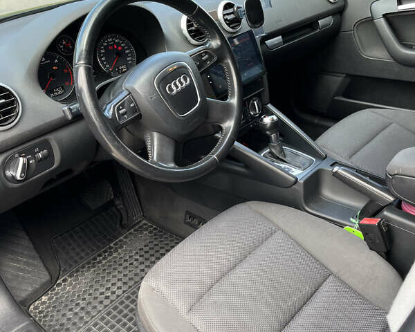 Чорний Ауді А3, об'ємом двигуна 1.6 л та пробігом 211 тис. км за 9999 $, фото 8 на Automoto.ua