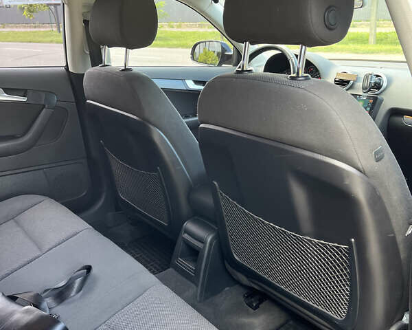 Чорний Ауді А3, об'ємом двигуна 1.6 л та пробігом 211 тис. км за 9999 $, фото 13 на Automoto.ua