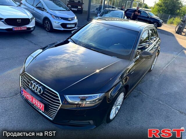 Черный Ауди А3, объемом двигателя 1.4 л и пробегом 200 тыс. км за 19000 $, фото 2 на Automoto.ua
