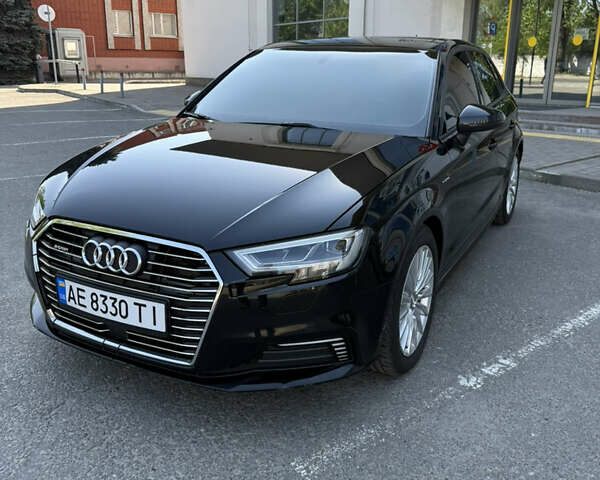 Черный Ауди А3, объемом двигателя 1.4 л и пробегом 100 тыс. км за 17700 $, фото 5 на Automoto.ua