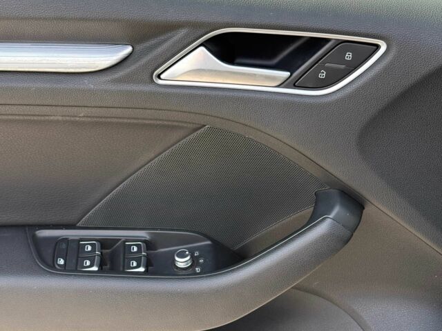 Черный Ауди А3, объемом двигателя 1.8 л и пробегом 188 тыс. км за 13400 $, фото 2 на Automoto.ua