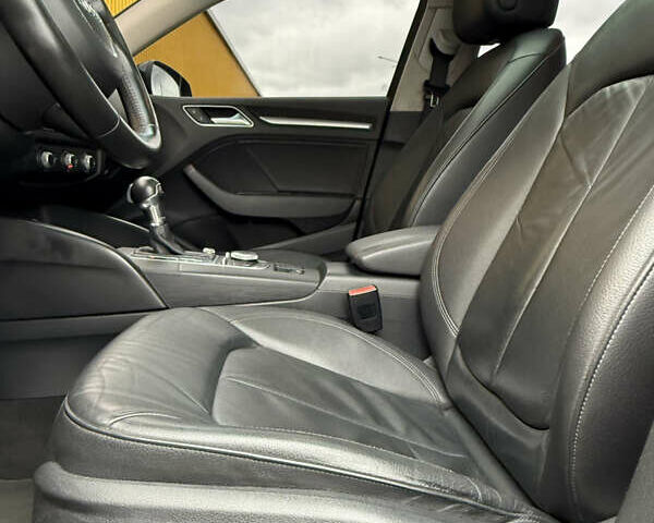 Чорний Ауді А3, об'ємом двигуна 1.8 л та пробігом 231 тис. км за 10900 $, фото 15 на Automoto.ua