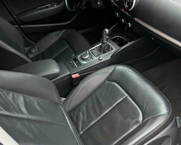 Чорний Ауді А3, об'ємом двигуна 1.8 л та пробігом 181 тис. км за 12600 $, фото 19 на Automoto.ua