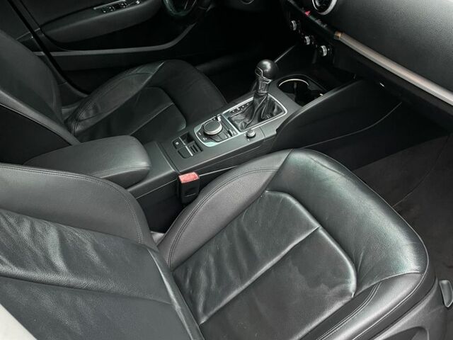 Чорний Ауді А3, об'ємом двигуна 1.8 л та пробігом 181 тис. км за 12600 $, фото 19 на Automoto.ua