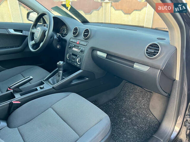 Коричневий Ауді А3, об'ємом двигуна 1.6 л та пробігом 210 тис. км за 6750 $, фото 43 на Automoto.ua