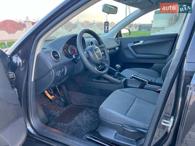 Коричневий Ауді А3, об'ємом двигуна 1.6 л та пробігом 210 тис. км за 6750 $, фото 123 на Automoto.ua