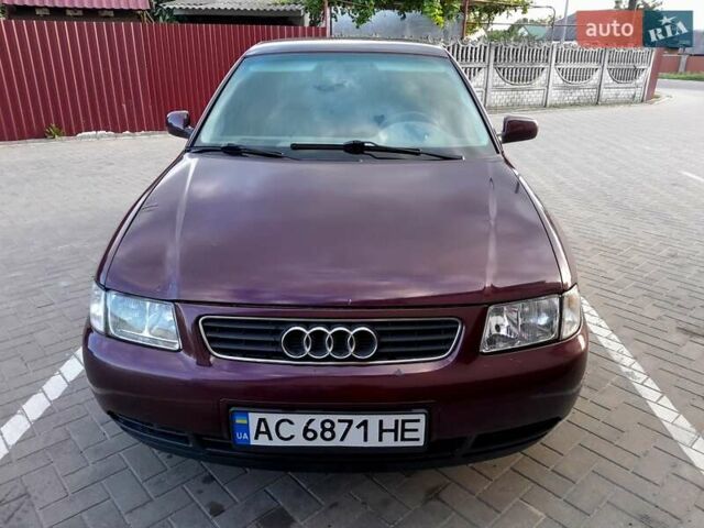 Красный Ауди А3, объемом двигателя 1.6 л и пробегом 317 тыс. км за 2600 $, фото 1 на Automoto.ua