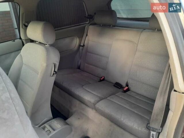 Красный Ауди А3, объемом двигателя 1.6 л и пробегом 317 тыс. км за 2600 $, фото 11 на Automoto.ua