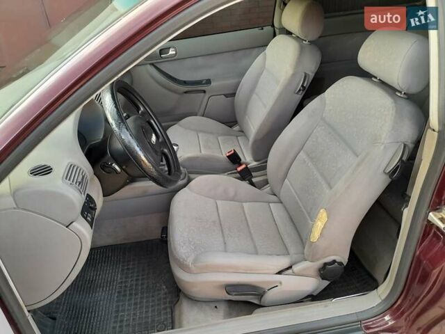 Красный Ауди А3, объемом двигателя 1.6 л и пробегом 317 тыс. км за 2600 $, фото 10 на Automoto.ua