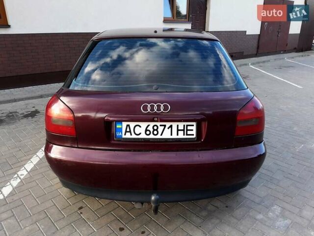 Красный Ауди А3, объемом двигателя 1.6 л и пробегом 317 тыс. км за 2600 $, фото 5 на Automoto.ua