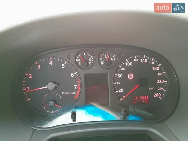 Красный Ауди А3, объемом двигателя 1.6 л и пробегом 317 тыс. км за 2600 $, фото 18 на Automoto.ua