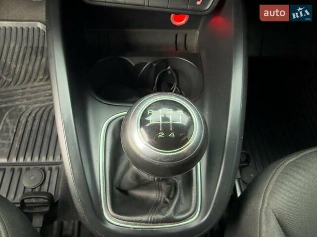 Красный Ауди А3, объемом двигателя 1.6 л и пробегом 211 тыс. км за 8290 $, фото 22 на Automoto.ua