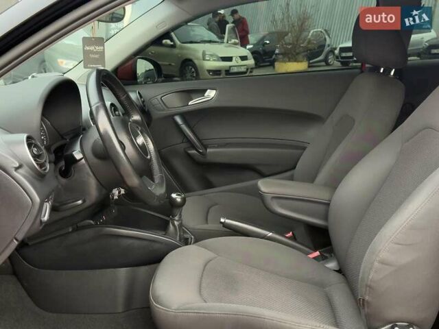 Красный Ауди А3, объемом двигателя 1.6 л и пробегом 211 тыс. км за 8290 $, фото 16 на Automoto.ua