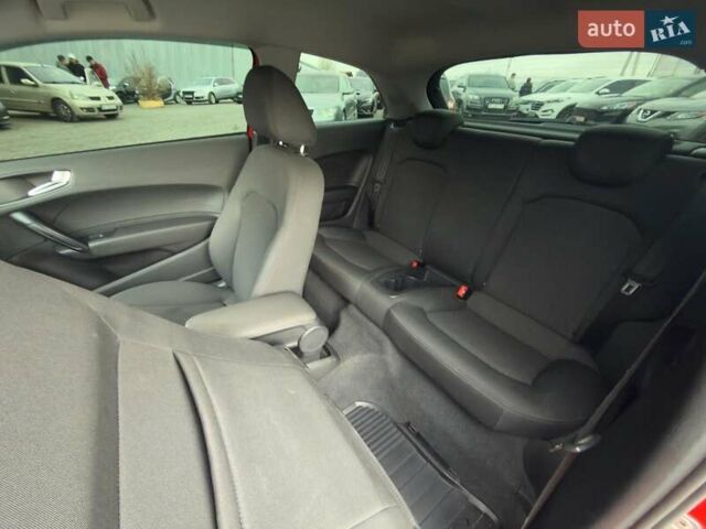 Красный Ауди А3, объемом двигателя 1.6 л и пробегом 211 тыс. км за 8290 $, фото 17 на Automoto.ua