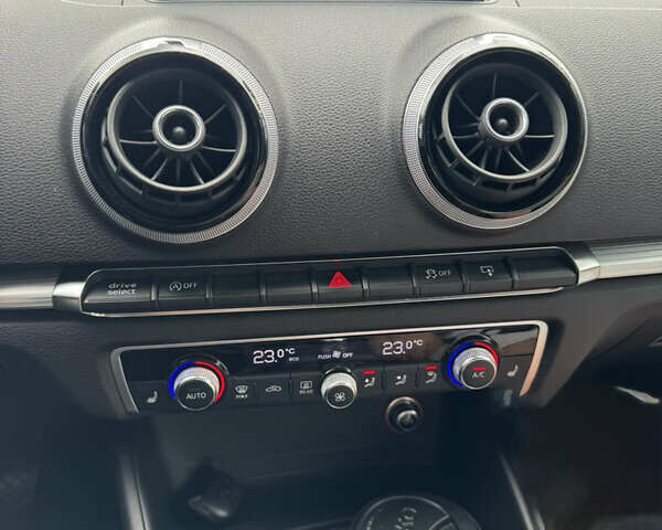 Червоний Ауді А3, об'ємом двигуна 1.4 л та пробігом 129 тис. км за 13400 $, фото 28 на Automoto.ua