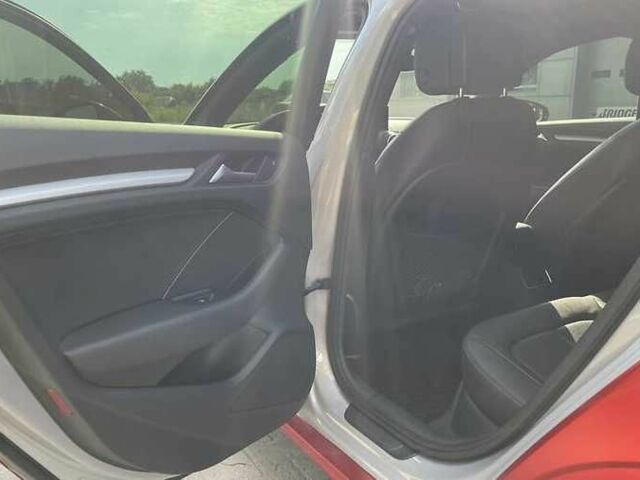 Ауді А3 2015 у Києві на Automoto.ua Червоний Ауді А3, об'ємом двигуна 2 л та пробігом 82 тис. км за 10500 $, фото 11 на Automoto.ua