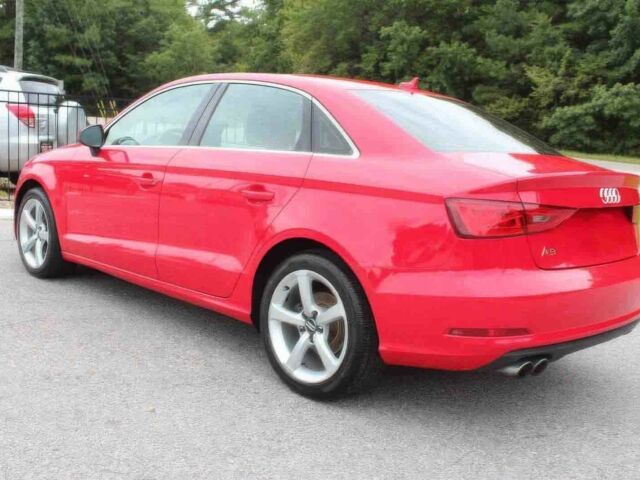 Красный Ауди А3, объемом двигателя 1.8 л и пробегом 77 тыс. км за 1900 $, фото 3 на Automoto.ua