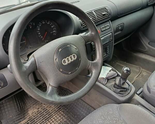 Серый Ауди А3, объемом двигателя 1.9 л и пробегом 200 тыс. км за 2900 $, фото 7 на Automoto.ua