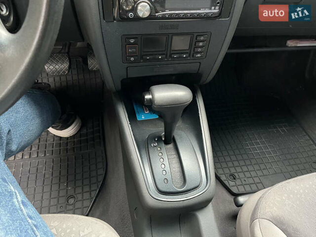 Сірий Ауді А3, об'ємом двигуна 1.6 л та пробігом 180 тис. км за 4000 $, фото 8 на Automoto.ua